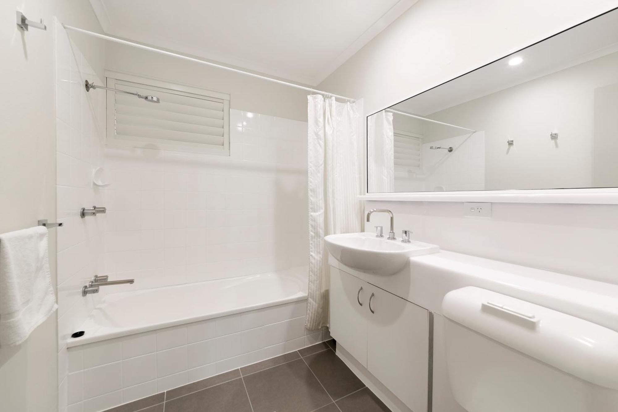 Mt Ommaney Hotel Apartments Бризбейн Екстериор снимка