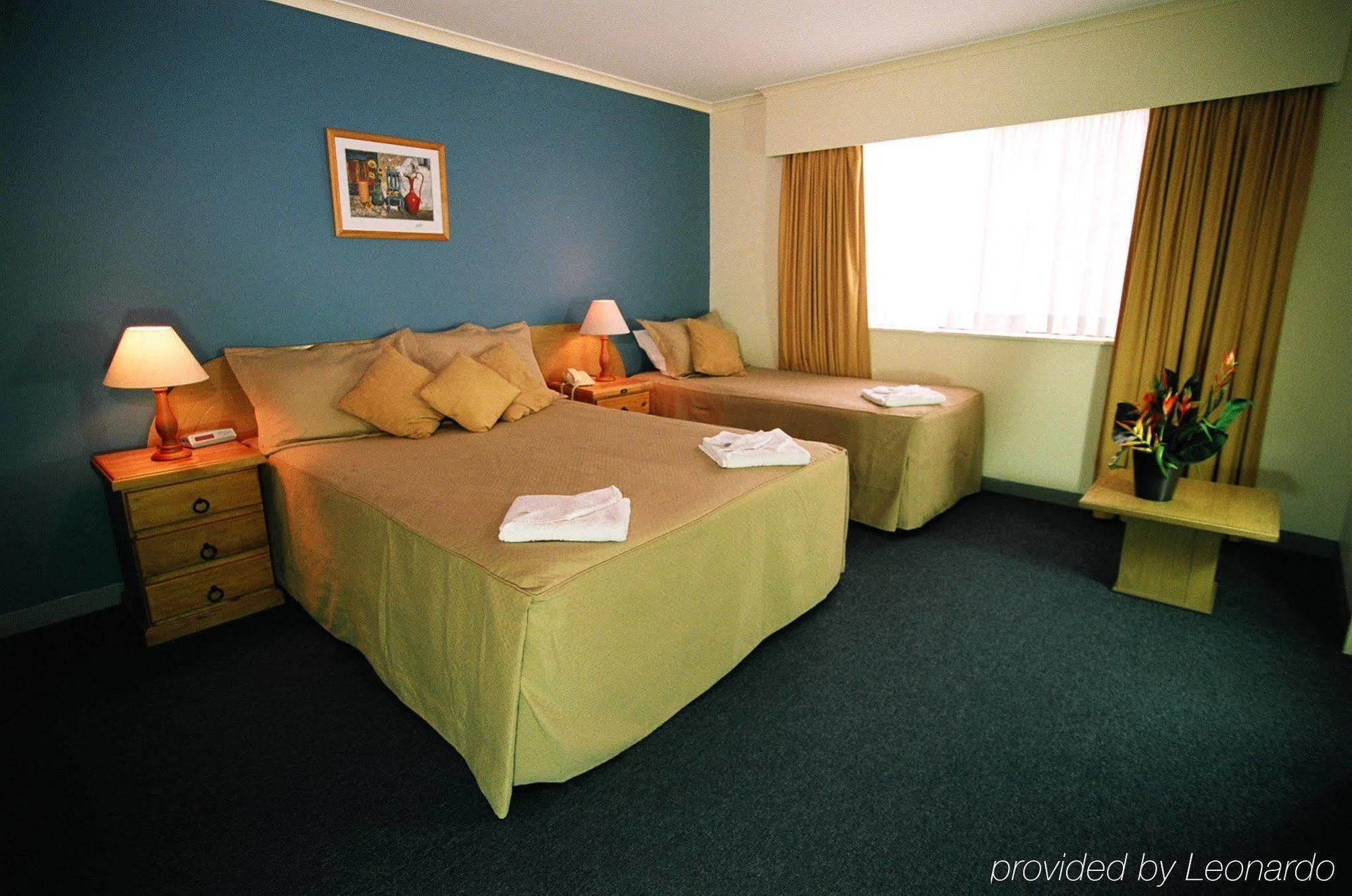 Mt Ommaney Hotel Apartments Бризбейн Стая снимка
