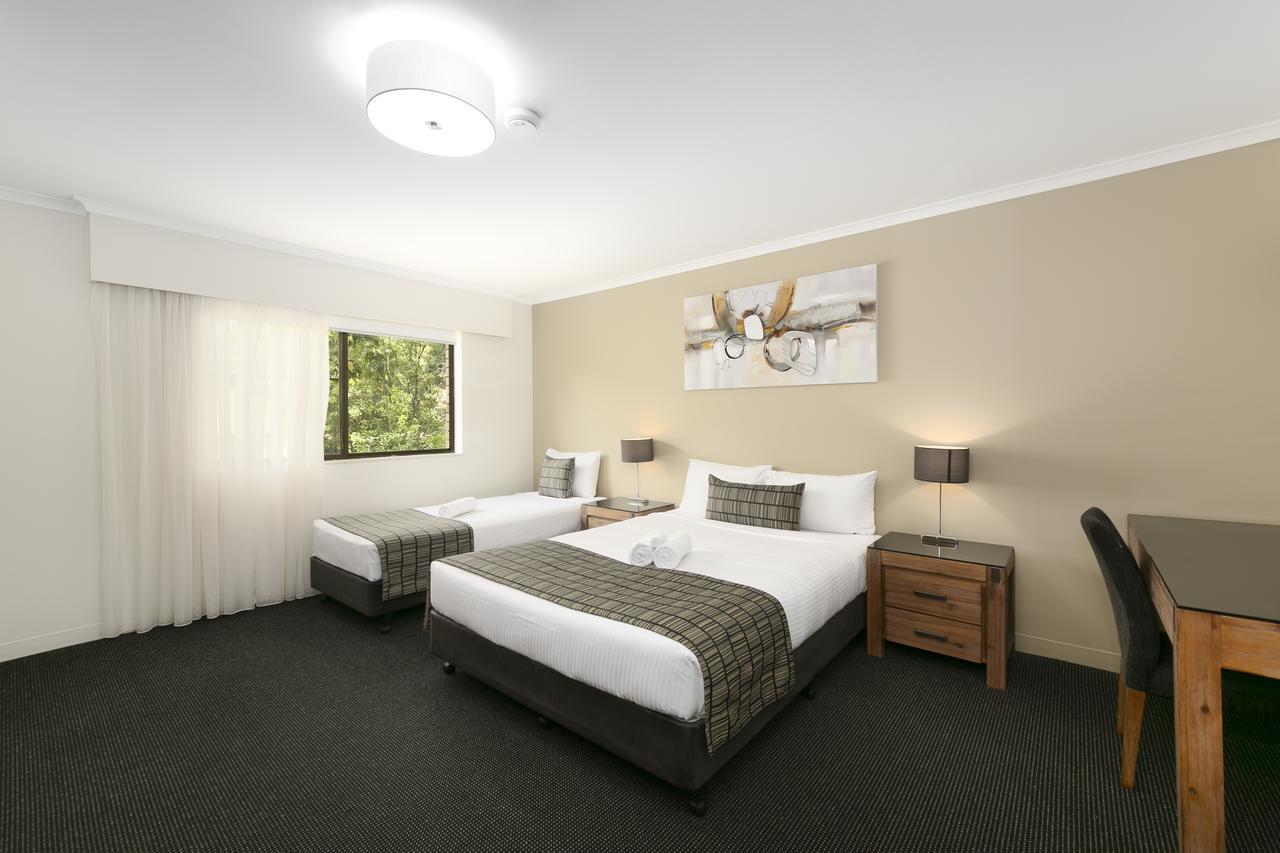 Mt Ommaney Hotel Apartments Бризбейн Екстериор снимка
